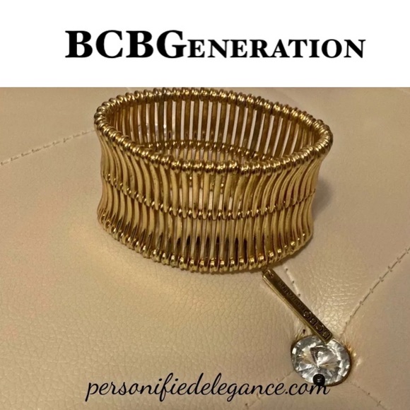 NEW BCBGeneration Gold Stretch Charm Fashion Bracelet O/S - Picture 1 of 8